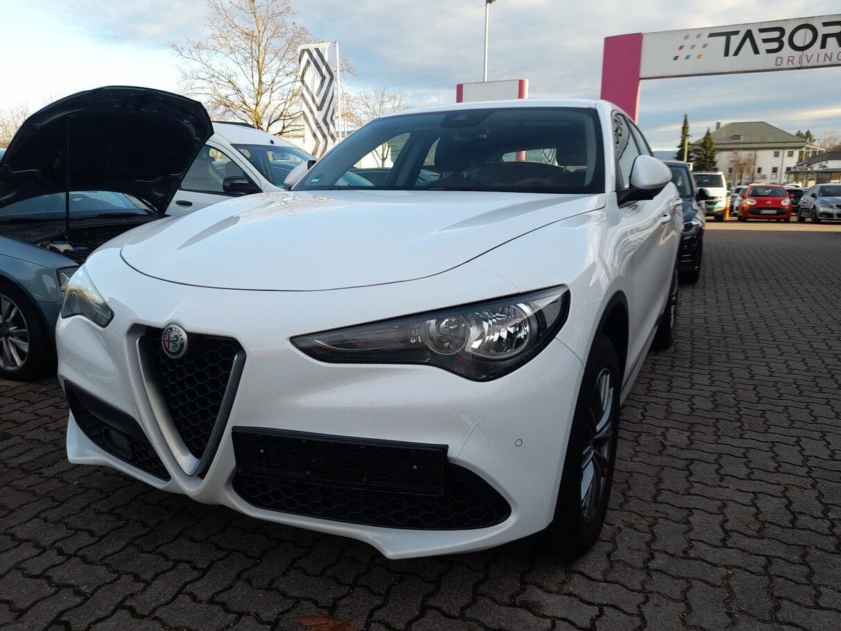 Alfa Romeo Stelvio 2.0 Turbo 200 Q4 Nav elHK Kam Memory 18Z 105674148 1