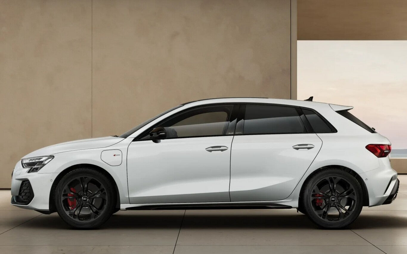 Audi A3 Sportback TFSI e 272 2xS line Dinam. Nav Pano 125318567 1
