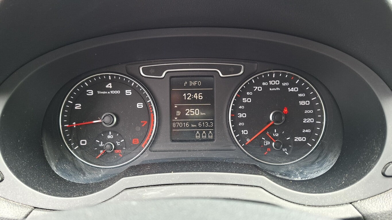 Audi Q3 2.0 TFSI quattro LM Navi PDC GRA Klima BT 129024422 4