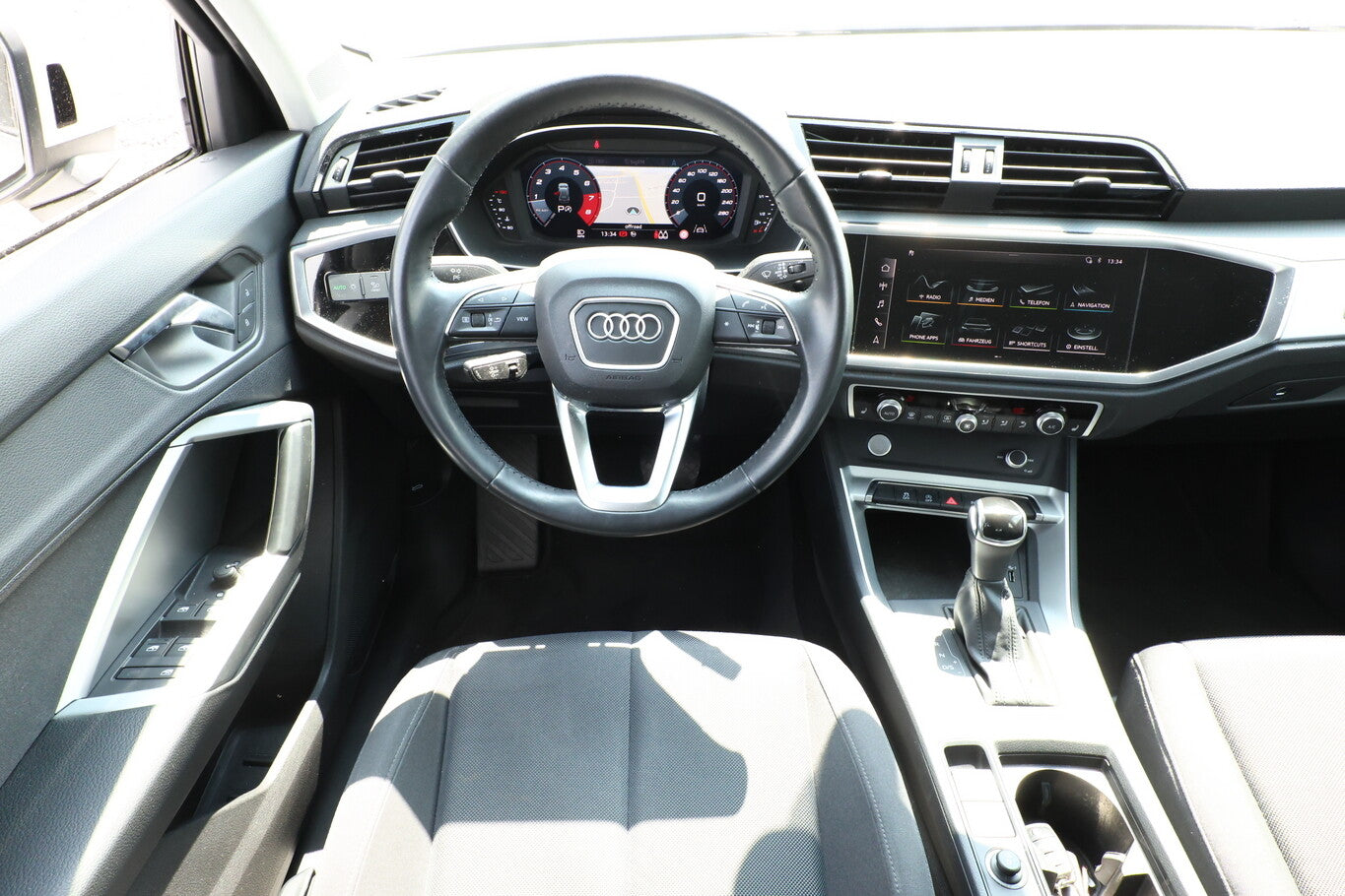 Audi Q3 40 TFSI 190 quattro S-tronic adv. LED Nav PDC 122035325 6