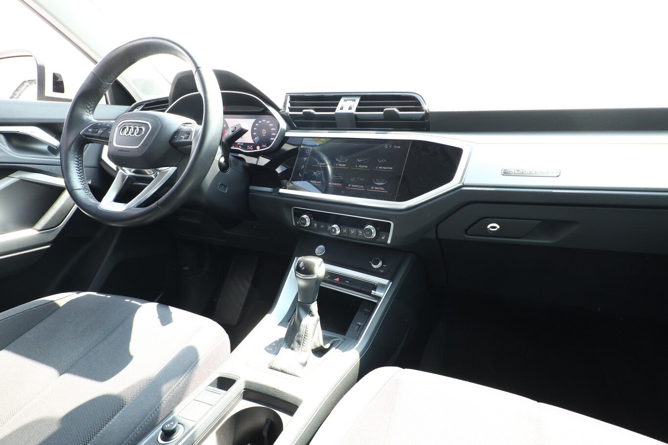 Audi Q3 40 TFSI 190 quattro S-tronic adv. LED Nav PDC 122035325 8