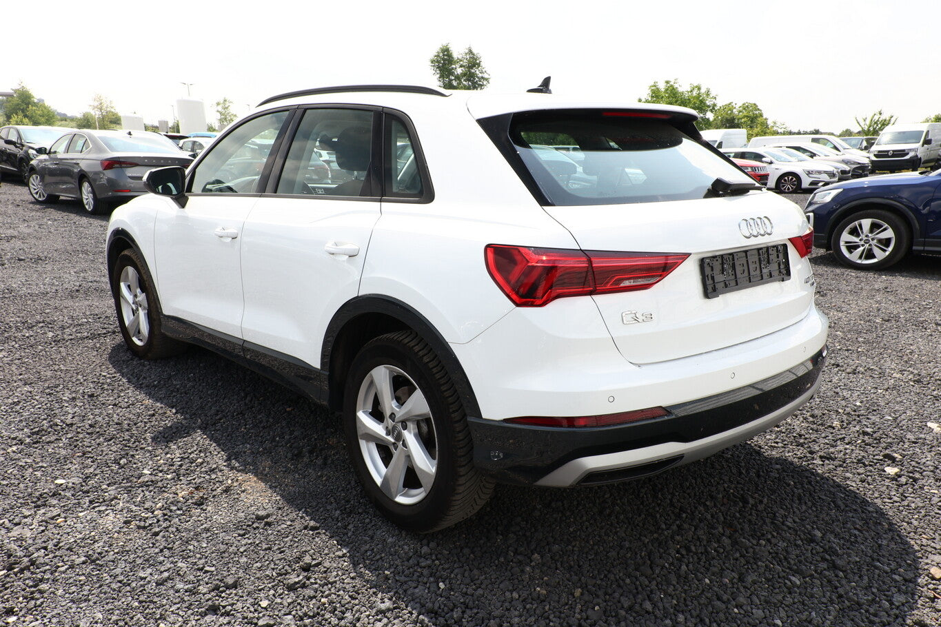 Audi Q3 40 TFSI 190 quattro S-tronic adv. LED Nav PDC 122035325 3