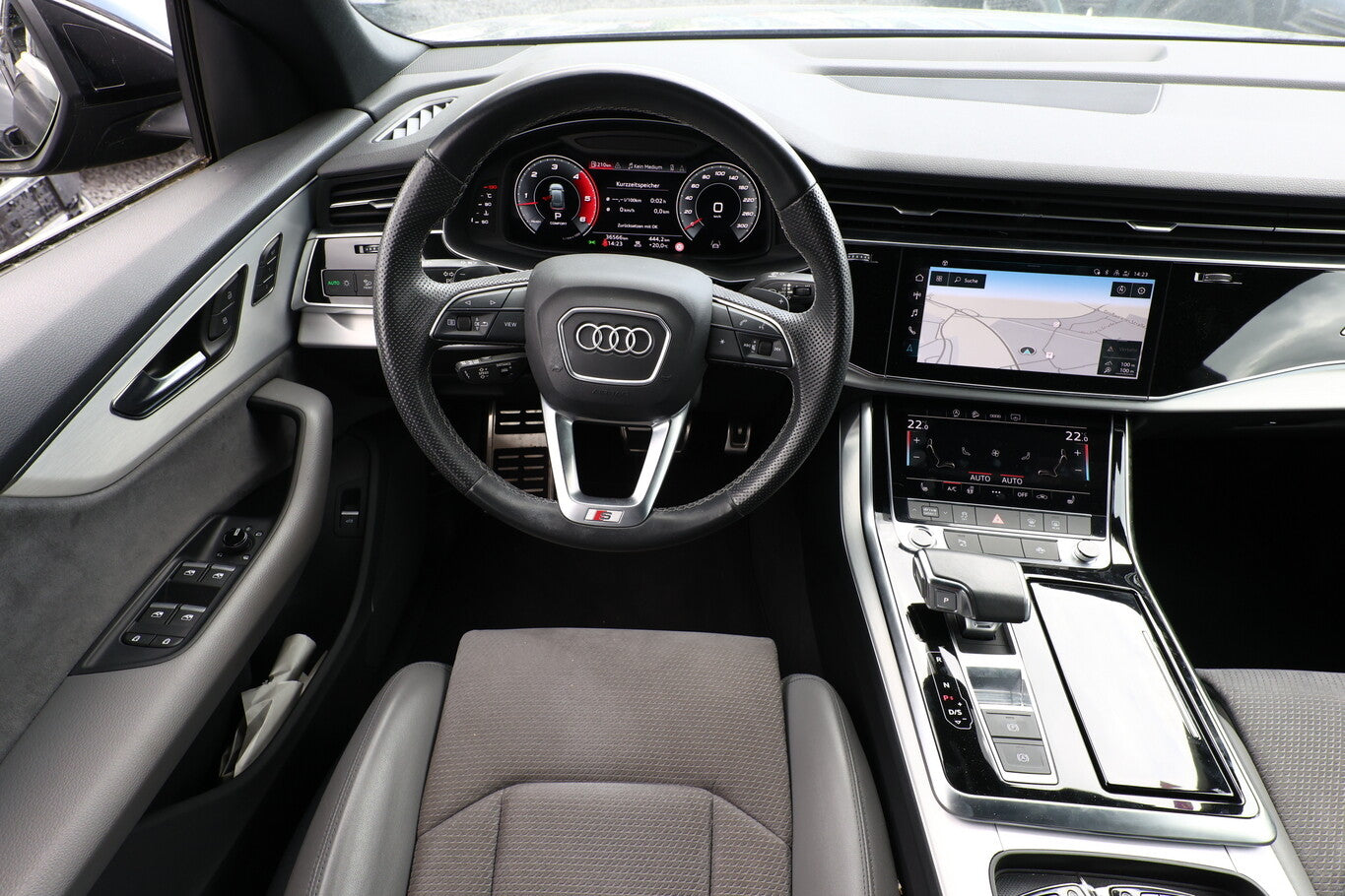 Audi Q8 50 TDI 286 quattro Matrix Leder 21Z Nav PanoD 122613860 6