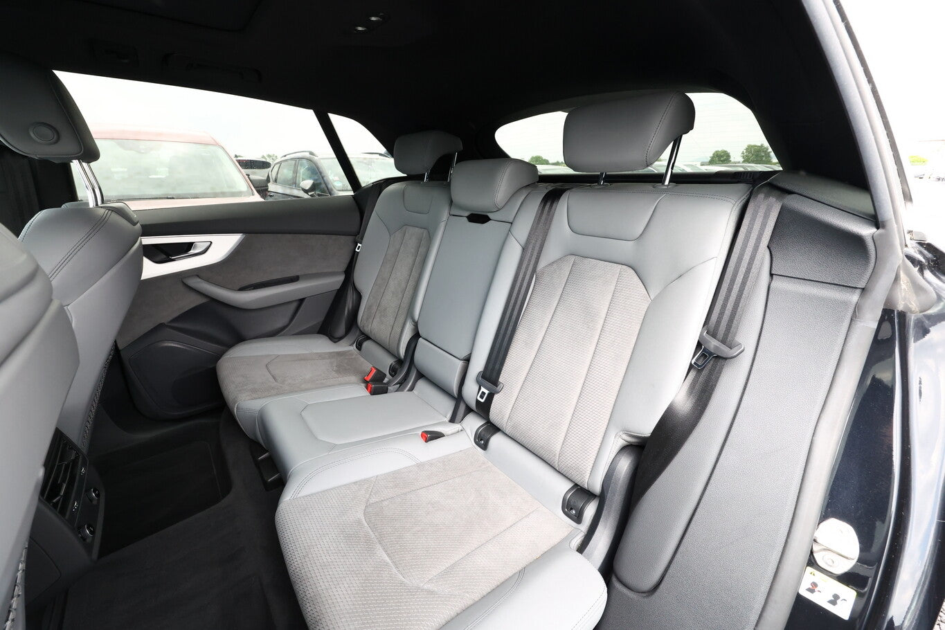 Audi Q8 50 TDI 286 quattro Matrix Leder 21Z Nav PanoD 122613860 9