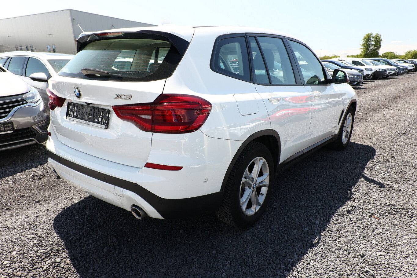 BMW X3 xDrive20d Leder LED Nav AHK Kam SHZ 18Z 130000097 2