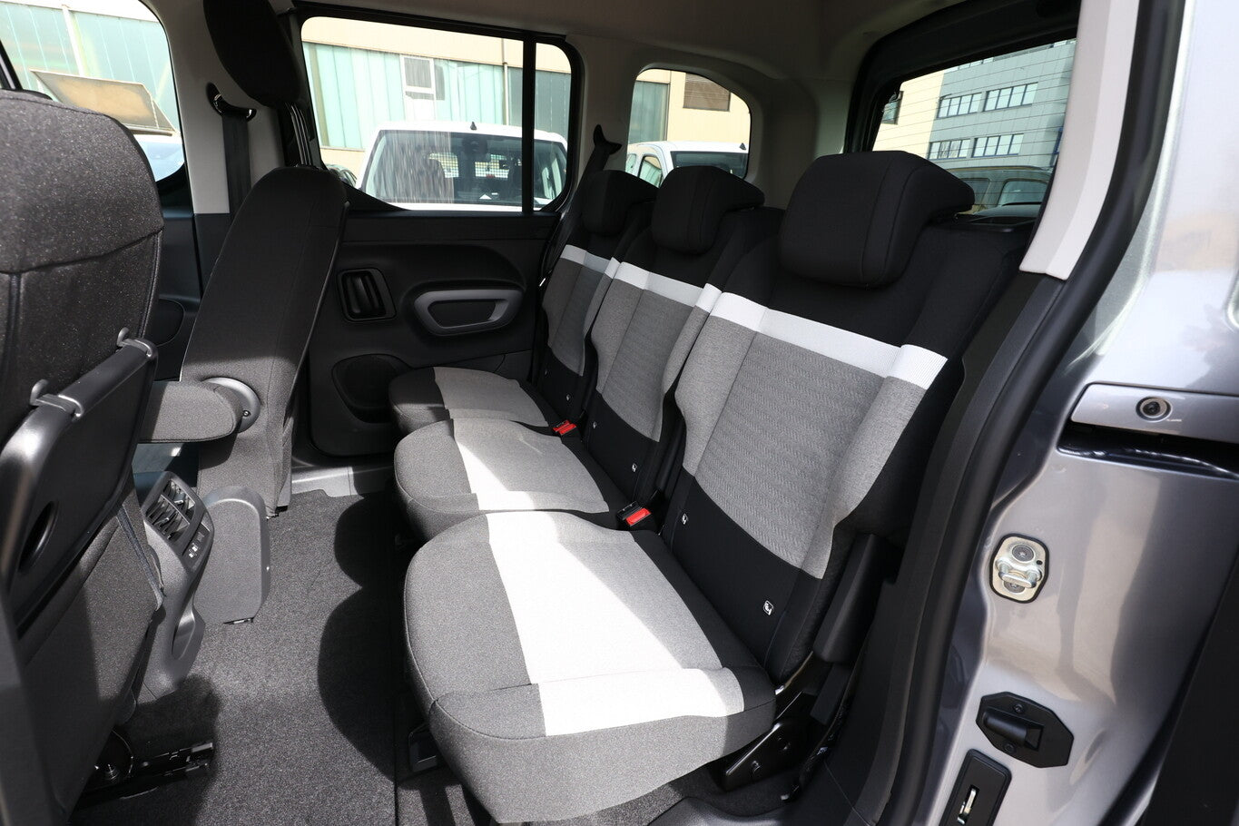 Citroën Berlingo 130 MAX M LED Nav TechP Kam PDC DigCo 109844400 9