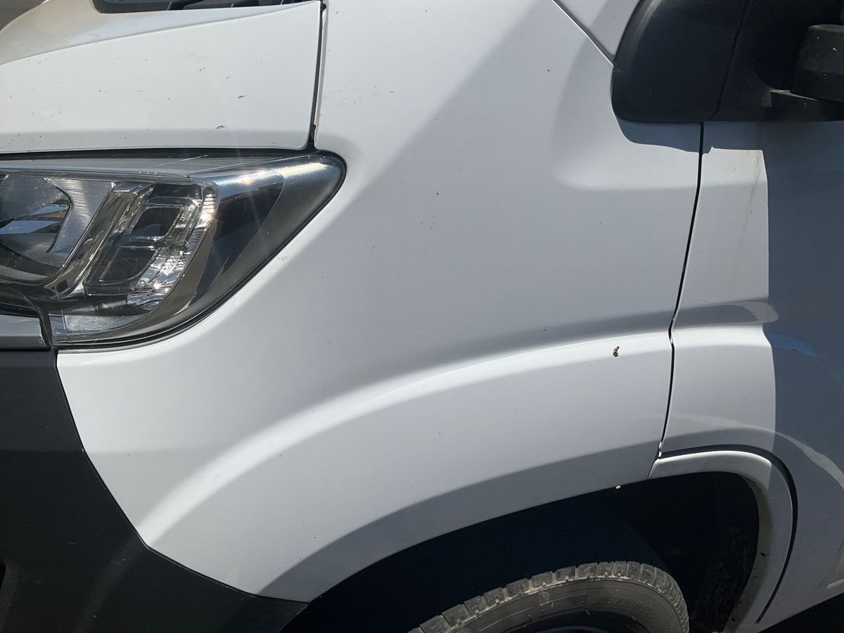 Lateral delantero izquierdo
