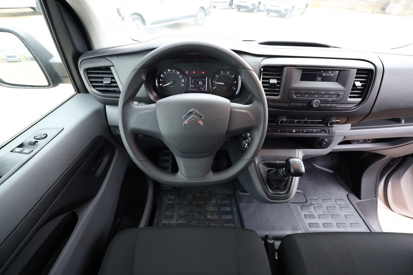Citroën Jumpy 145 Club M PDC E-Rad LichtS RegenS 3-Sitze 113146153 6