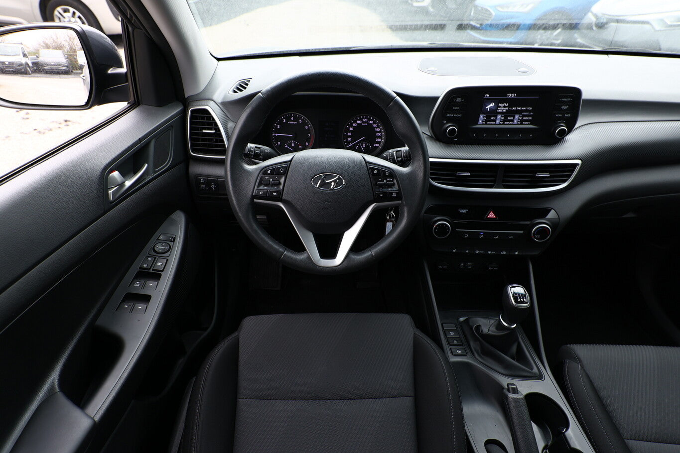 Hyundai Tucson 1.6 132 Select 2WD PDC SHZ Temp Klima 16Z 99811112 6