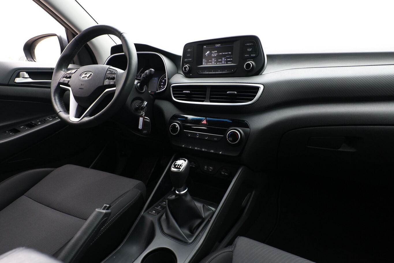 Hyundai Tucson 1.6 132 Select 2WD PDC SHZ Temp Klima 16Z 99811112 8