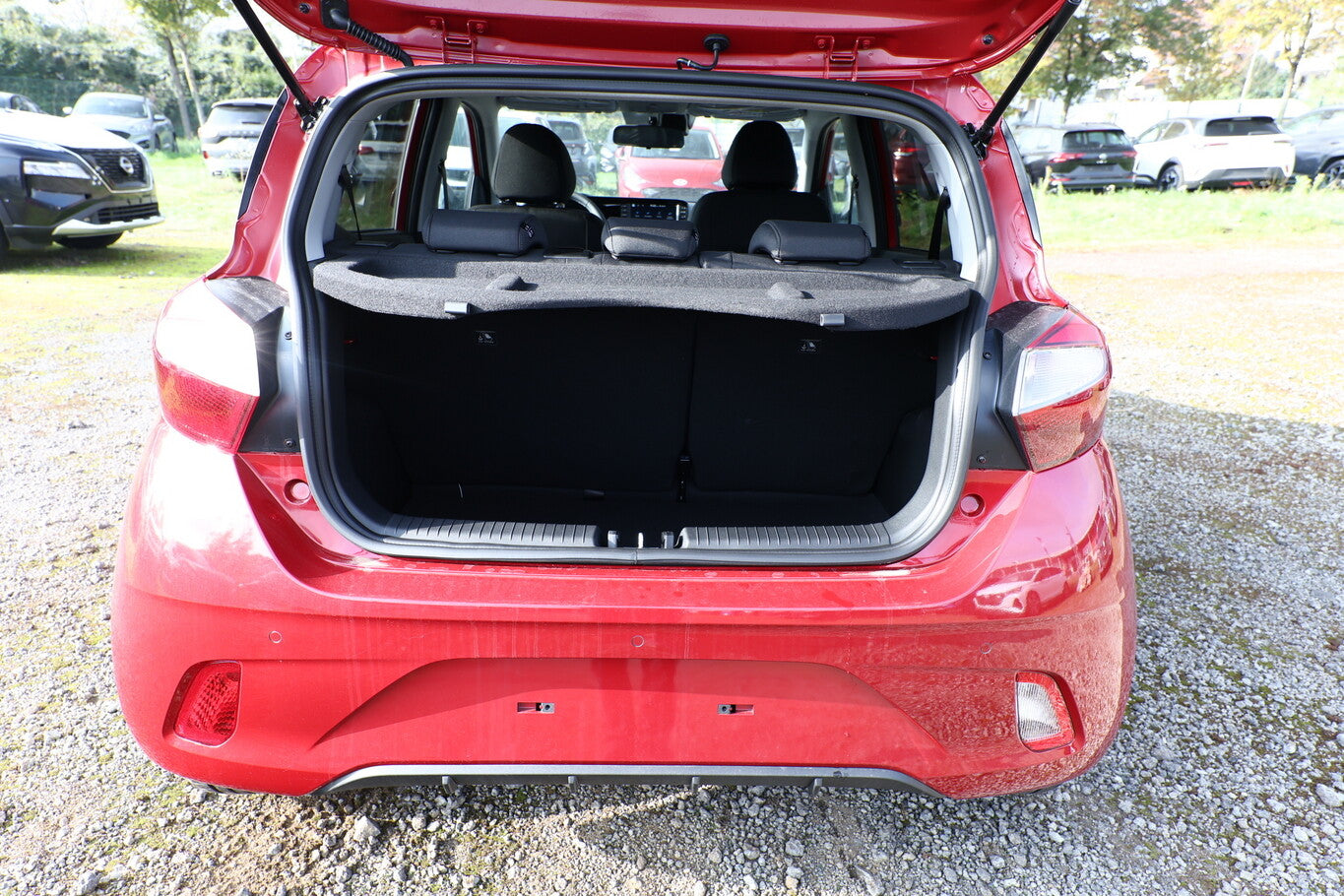 Hyundai i10 1.0 MPI 63 AT MY25 Nav Kam PDC CarPlay PrivG 97341172 10