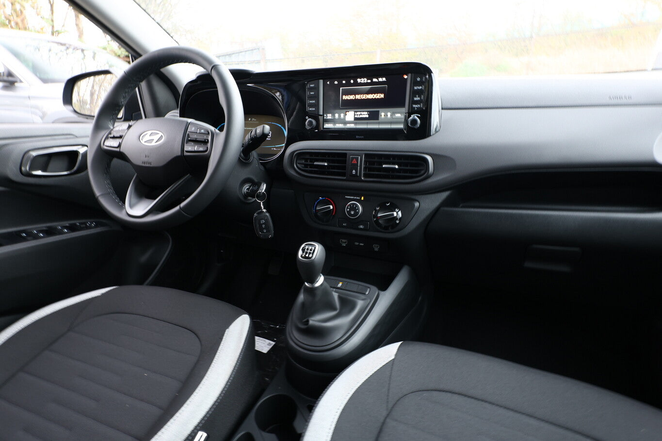 Hyundai i10 1.0 MPI 63 MY25 Nav Kam PDC CarPlay PrivG 98387456 8