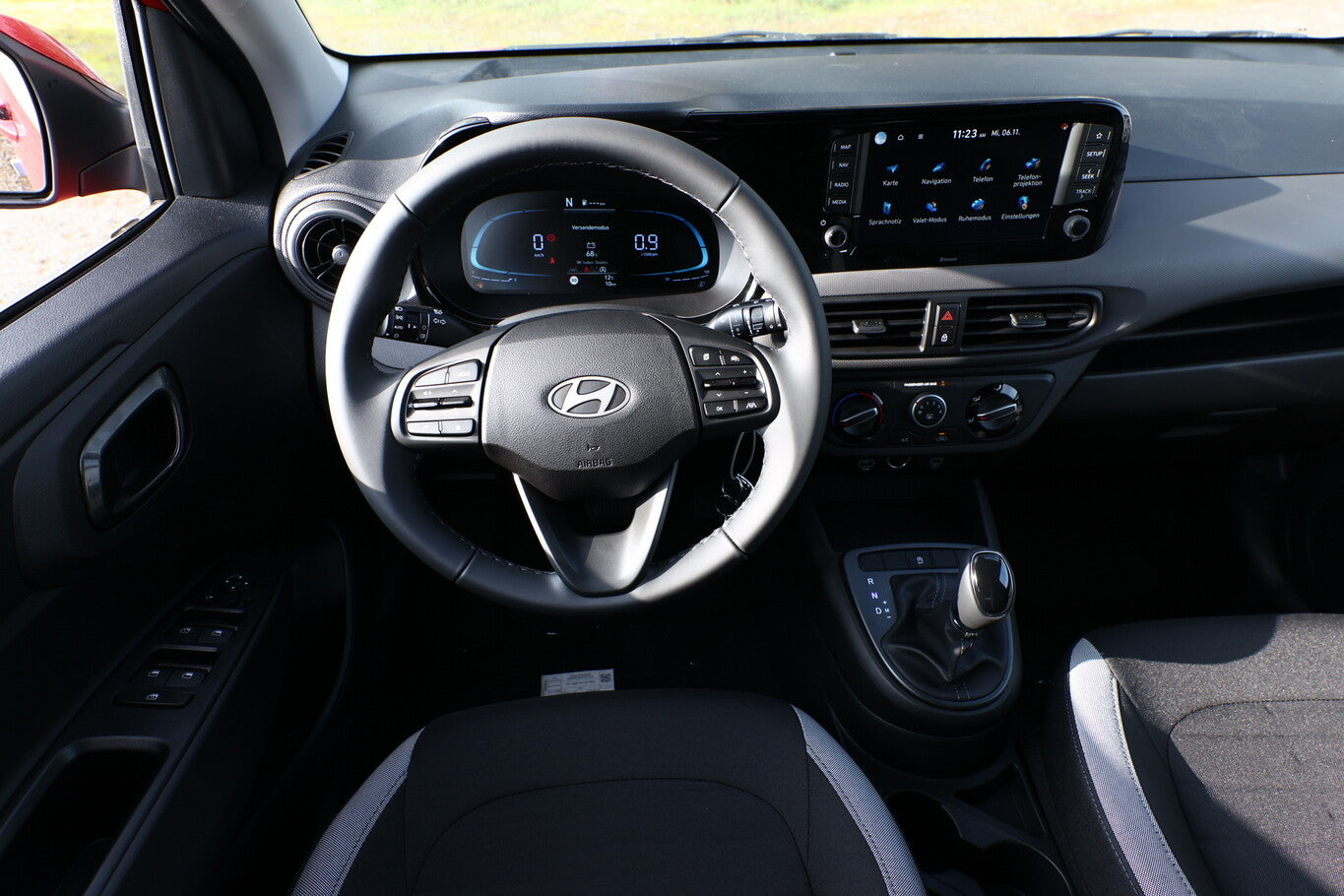 Hyundai i10 1.0 MPI 63 AT MY25 Nav Kam PDC CarPlay PrivG 97341172 6