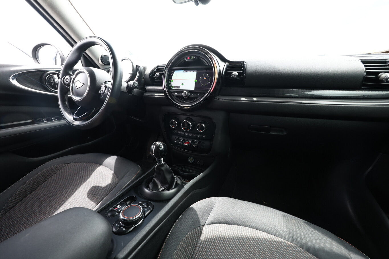 MINI Clubman One 102 Nav PDC SHZ KeyLess Harman 17Z 134753597 8