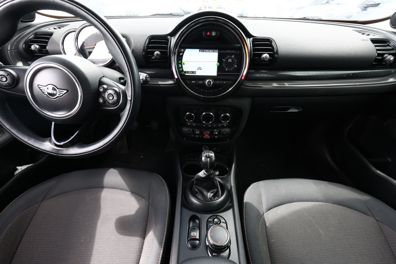 MINI Clubman One 102 Nav PDC SHZ KeyLess Harman 17Z 134753597 7
