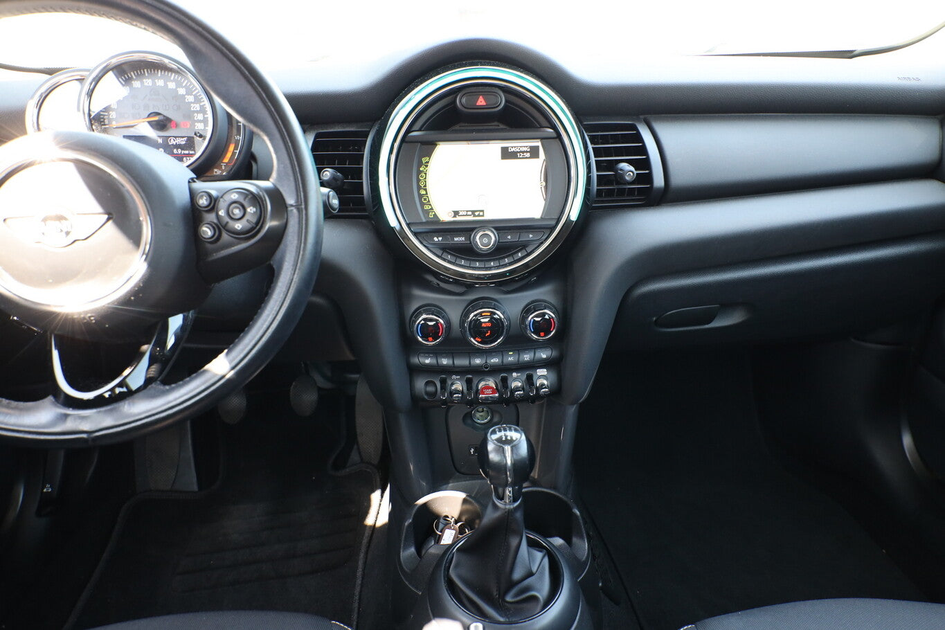 MINI Mini 1.2 102 One Nav LED PDC SHZ Klimaautomatik 92523908 7