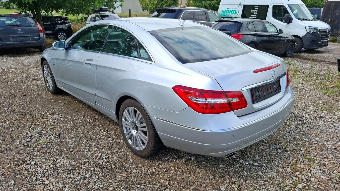 Mercedes-Benz E350 CGI Coupe Avantgarde Leder Navi PDC SHZ Kli 129737923 3