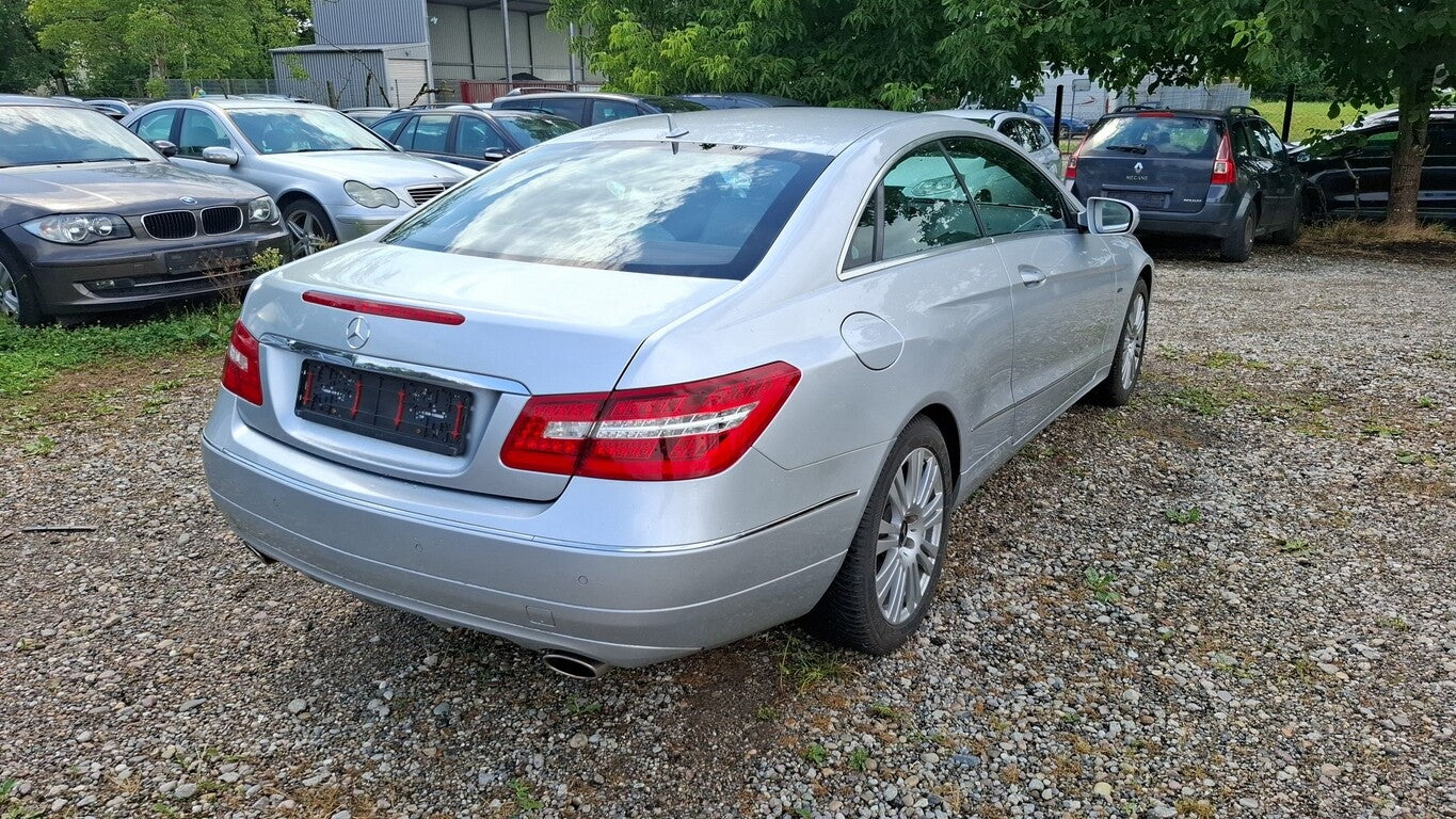 Mercedes-Benz E350 CGI Coupe Avantgarde Leder Navi PDC SHZ Kli 129737923 2