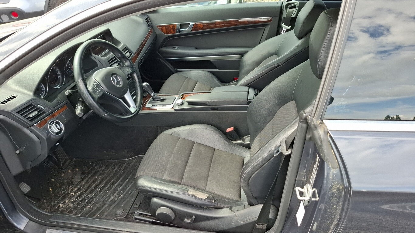 Mercedes-Benz E250 CGI Elegance Coupe Aut. Sport-P AMG PDC SHZ 118986096 5