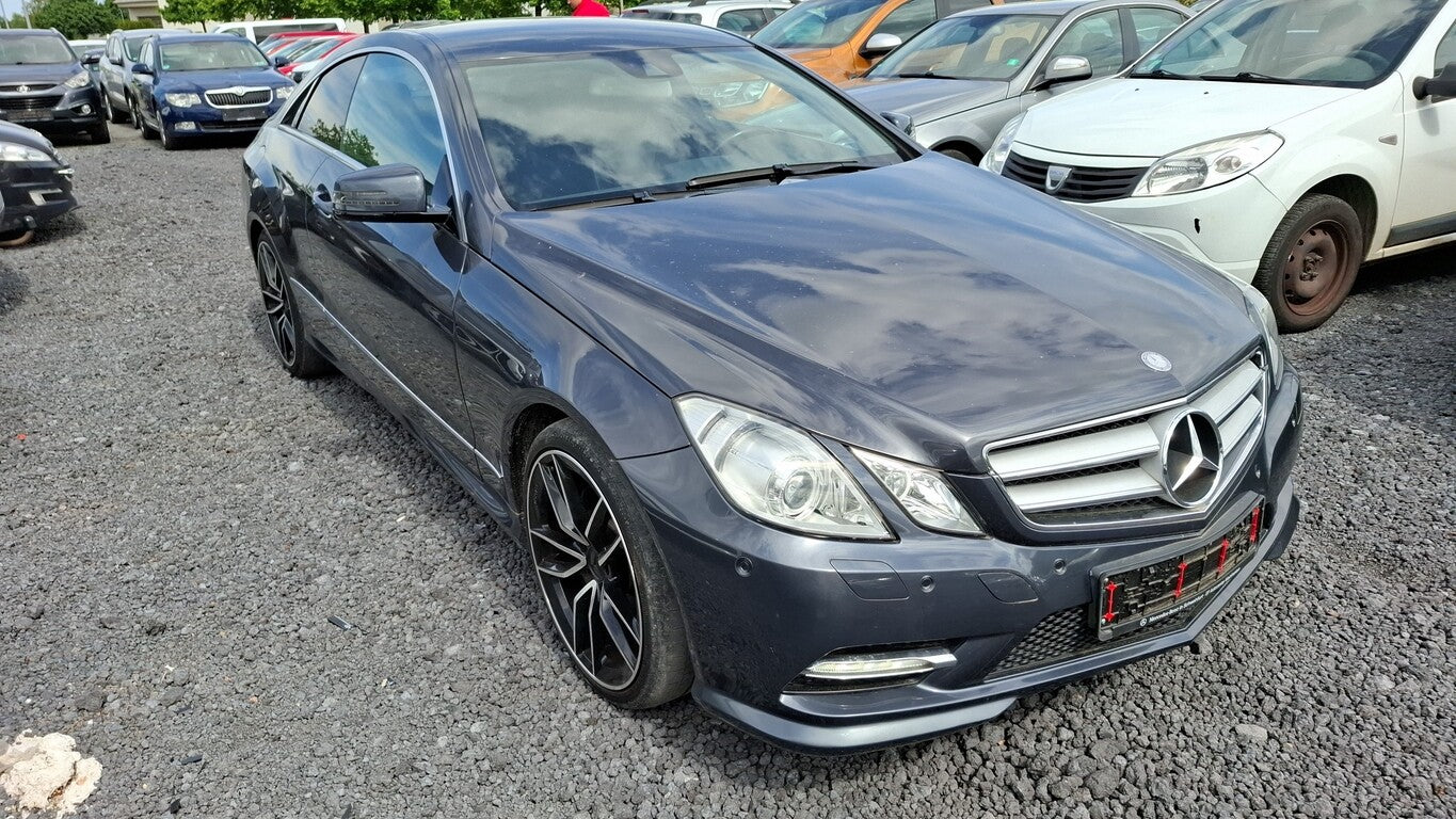 Mercedes-Benz E250 CGI Elegance Coupe Aut. Sport-P AMG PDC SHZ 118986096 1