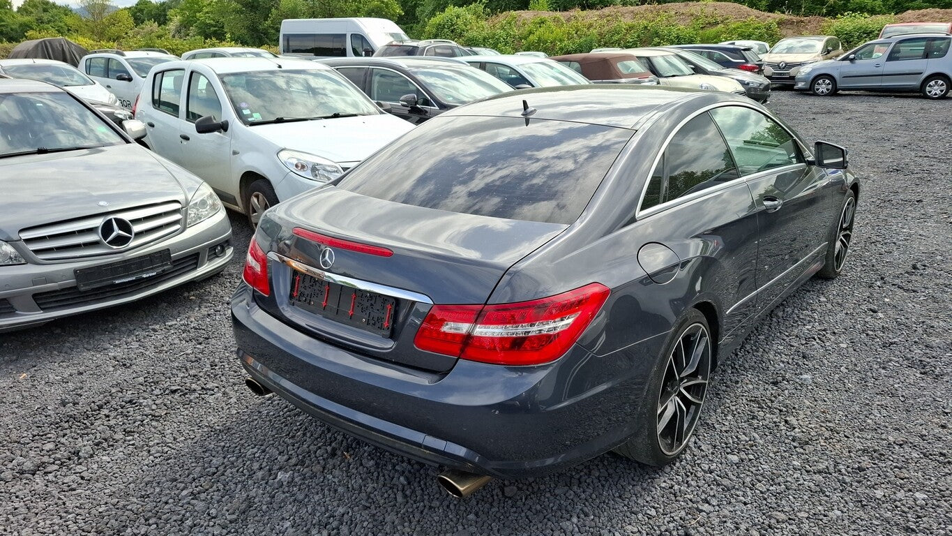 Mercedes-Benz E250 CGI Elegance Coupe Aut. Sport-P AMG PDC SHZ 118986096 2