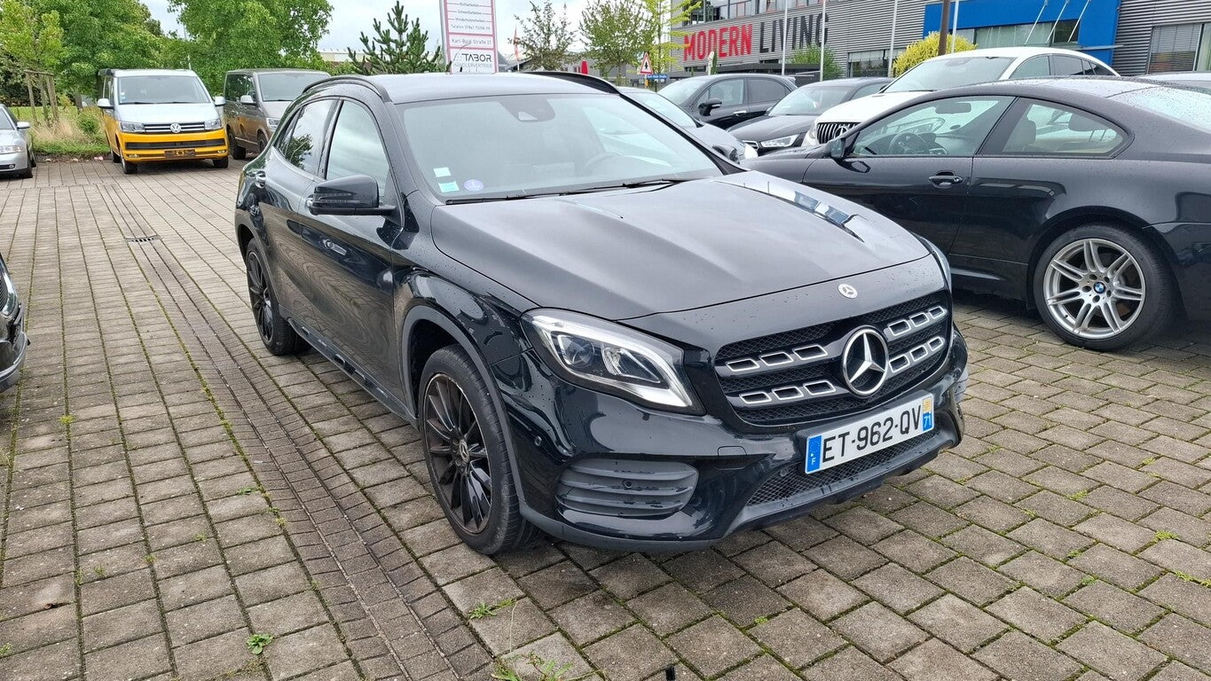 Mercedes-Benz GLA 180 Autom. AMG-Line LED Night NAV LM RFK SHZ 134410247 1