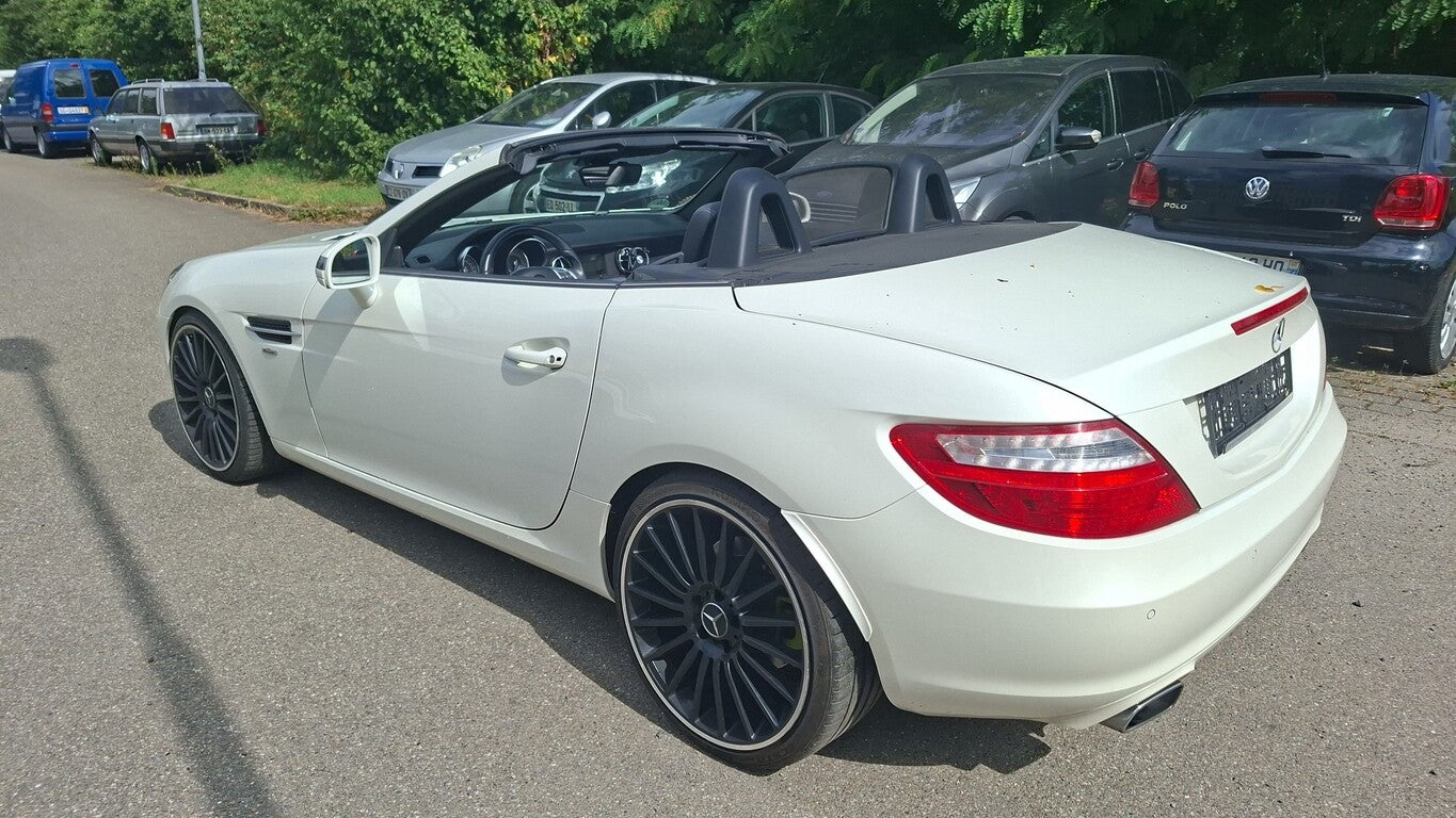 Mercedes-Benz SLK 200 BiXen Leder PTS Airscarf SHZ Navi LM 126381657 3