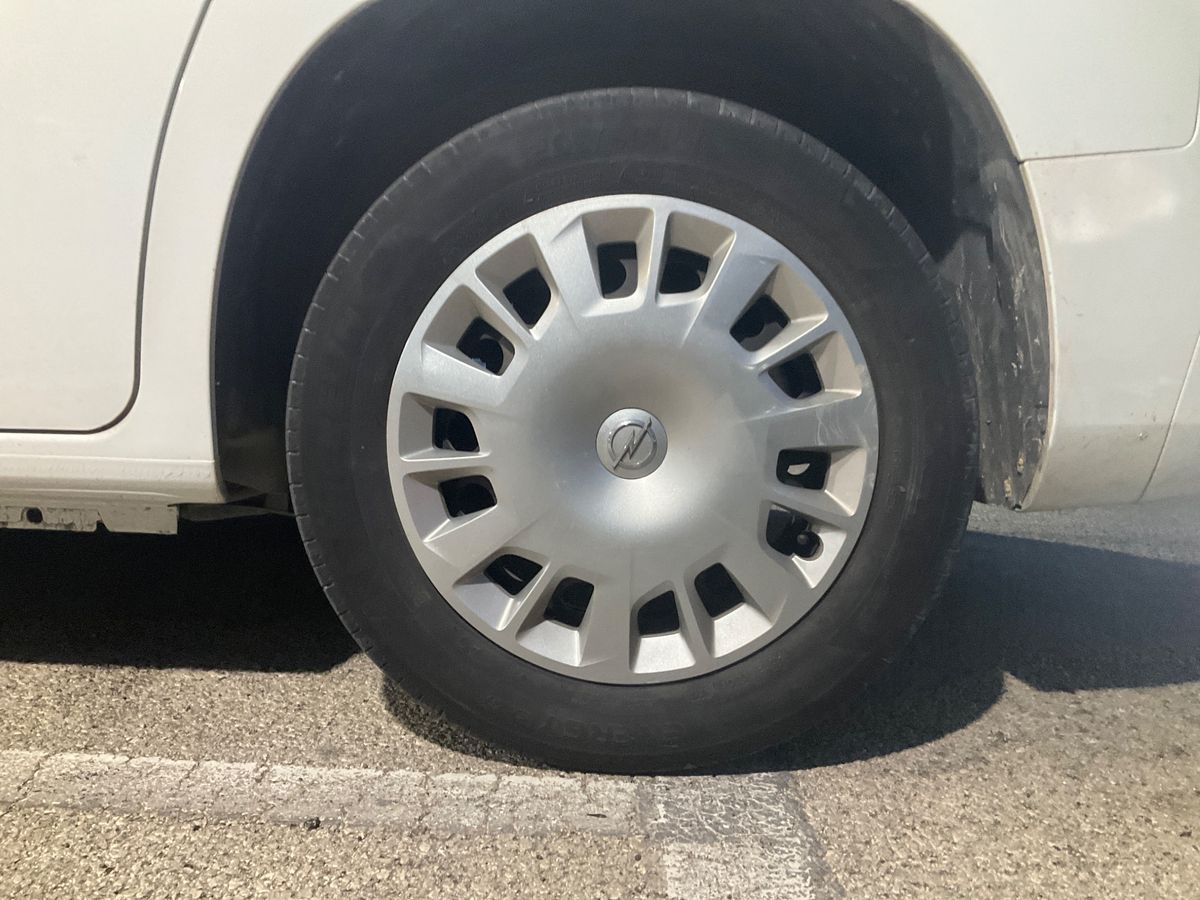 Neumático trasero izquierdo