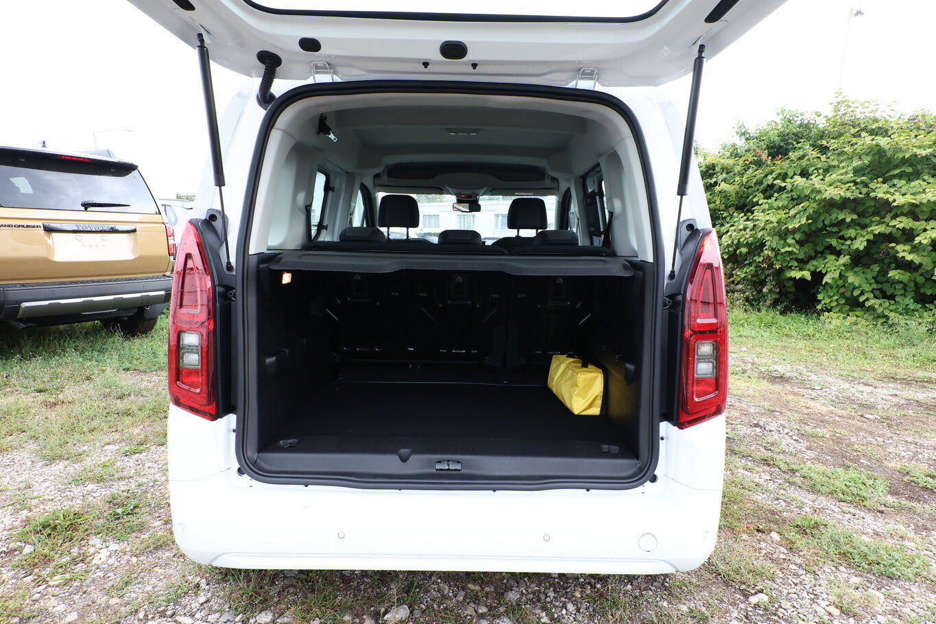 Opel Combo 1.2 110 5-S DesignP IntelliLux PDC 10