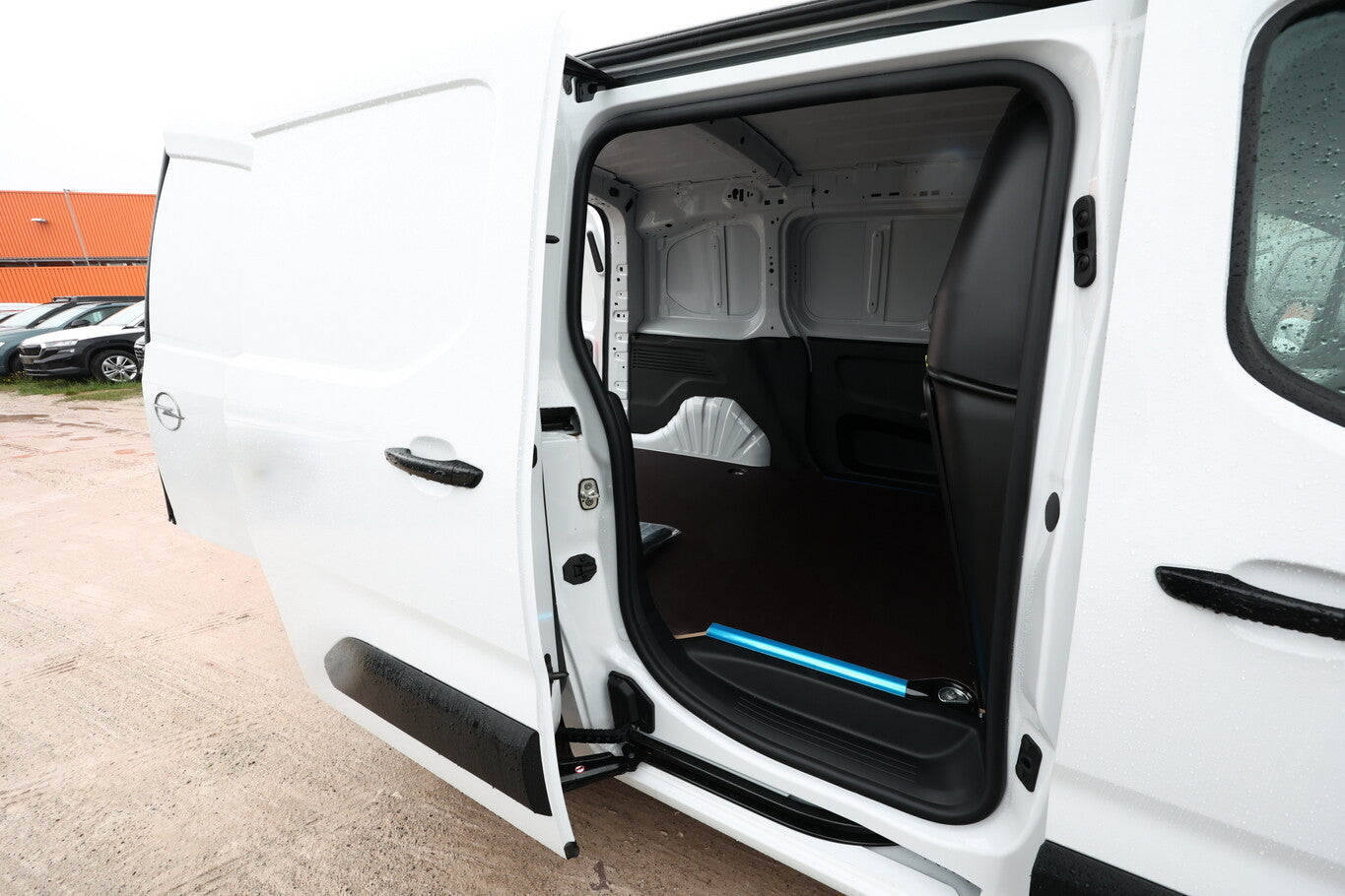 Opel Combo Cargo 1.5 D 130 AT8 3-S Nav Kam BSA PDC/vo 132845922 9
