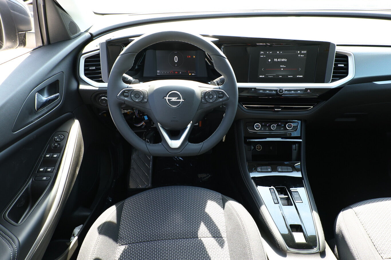 Opel Grandland 1.5 D130 AT8 PDC vo/hi LM17 Klimaaut 128782480 6