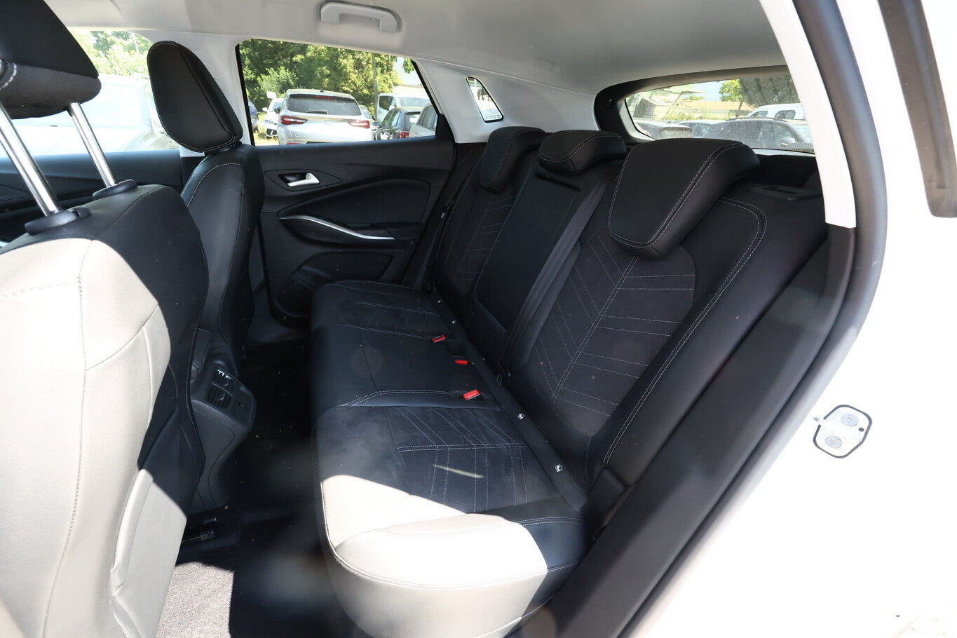 Opel Grandland PHEV 225 EAT8 Alcantara ACC SHZ 360° 128782533 9