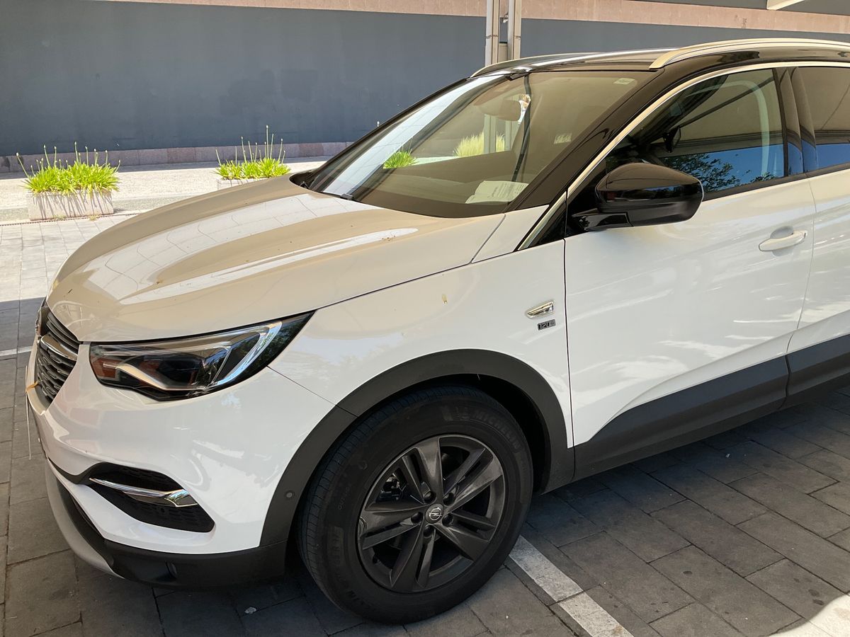 Lateral delantero izquierdo