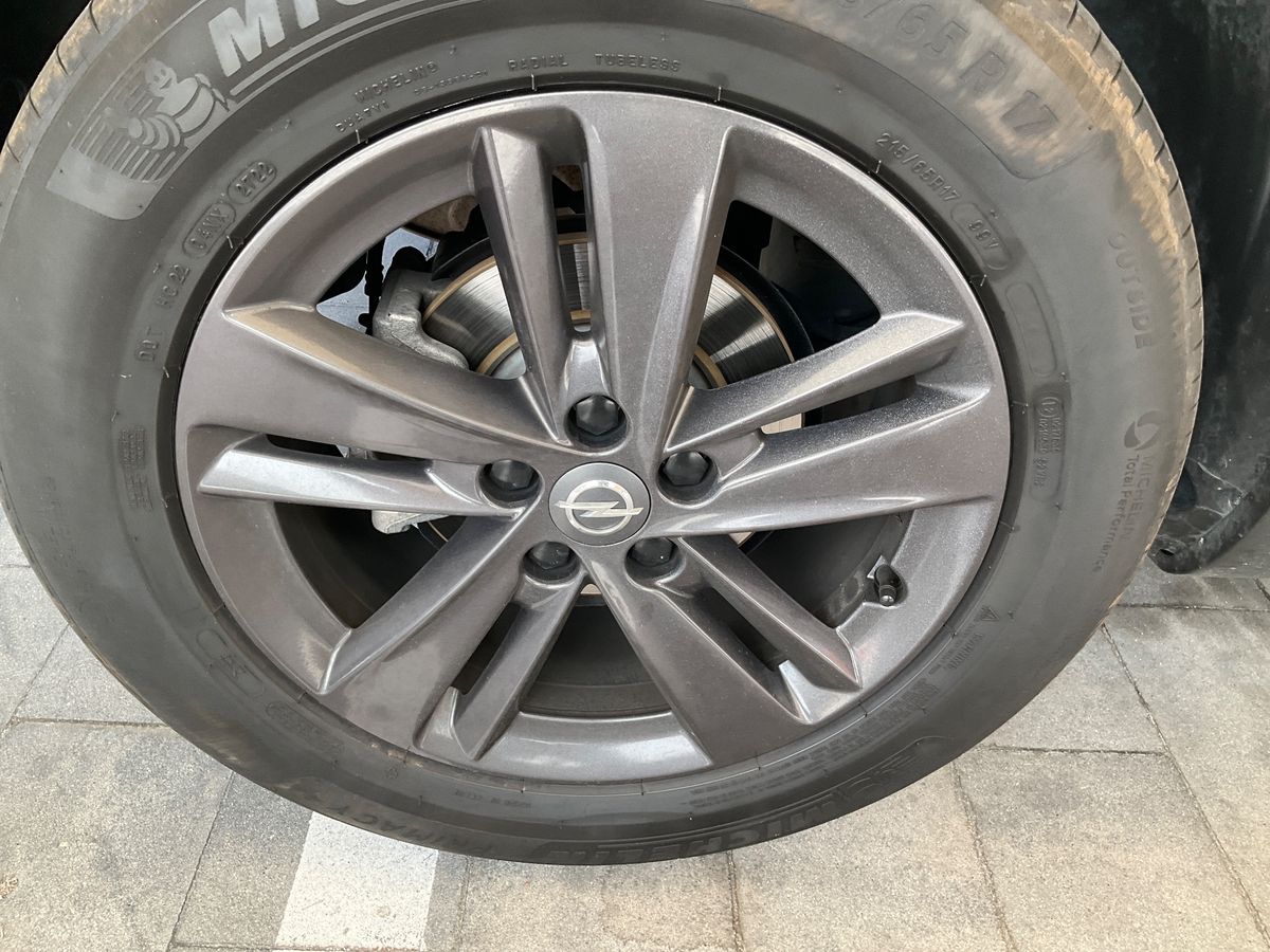 Neumático trasero derecho