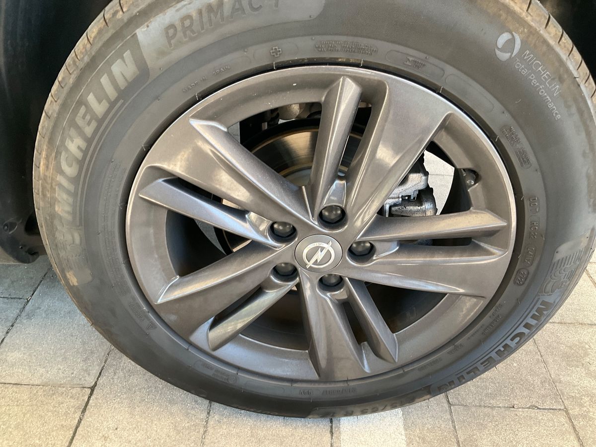 Neumático trasero izquierdo