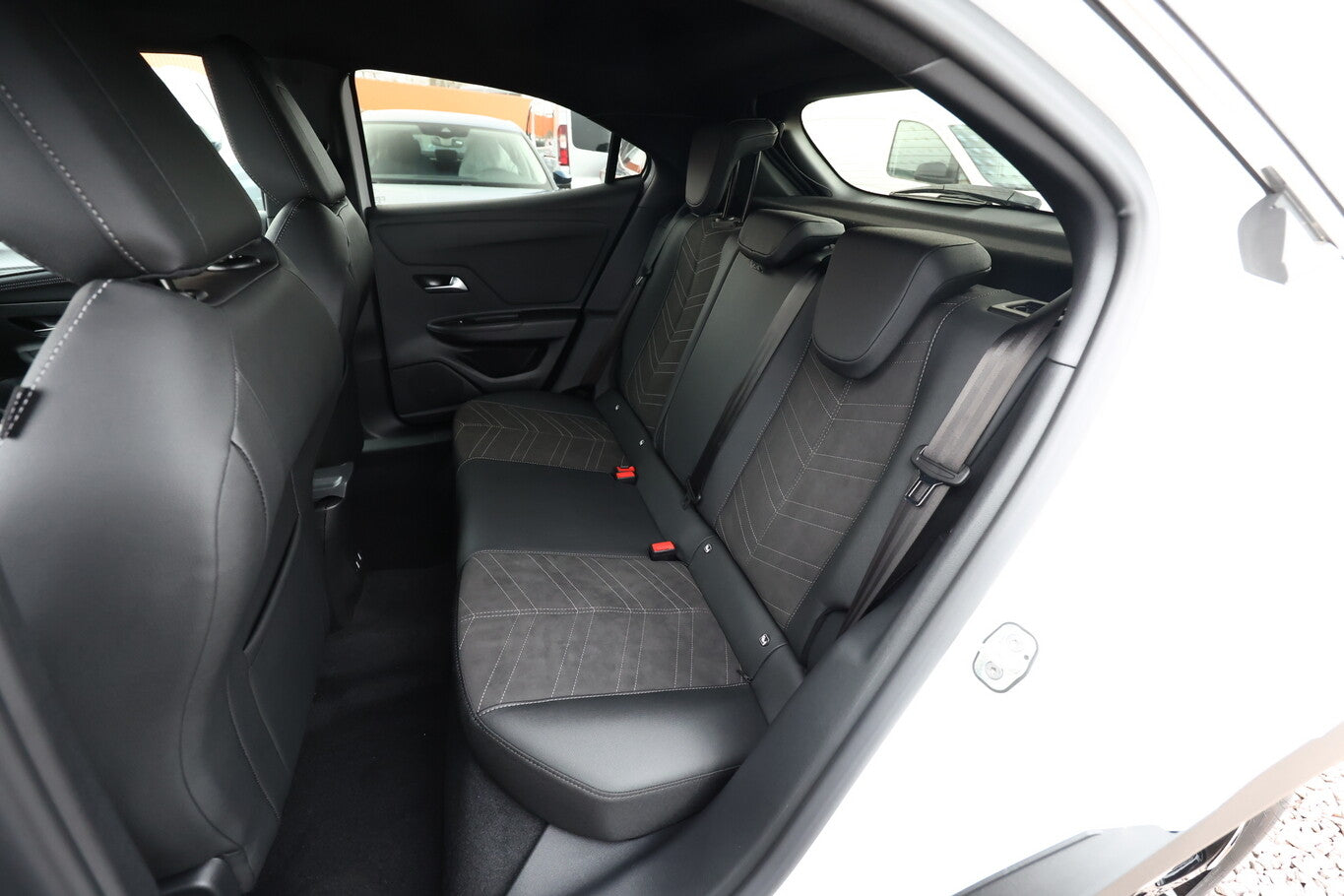 Opel Mokka 1.2 Turbo 130 AT8 Ultimate Massage ACC 18Z 92847054 9