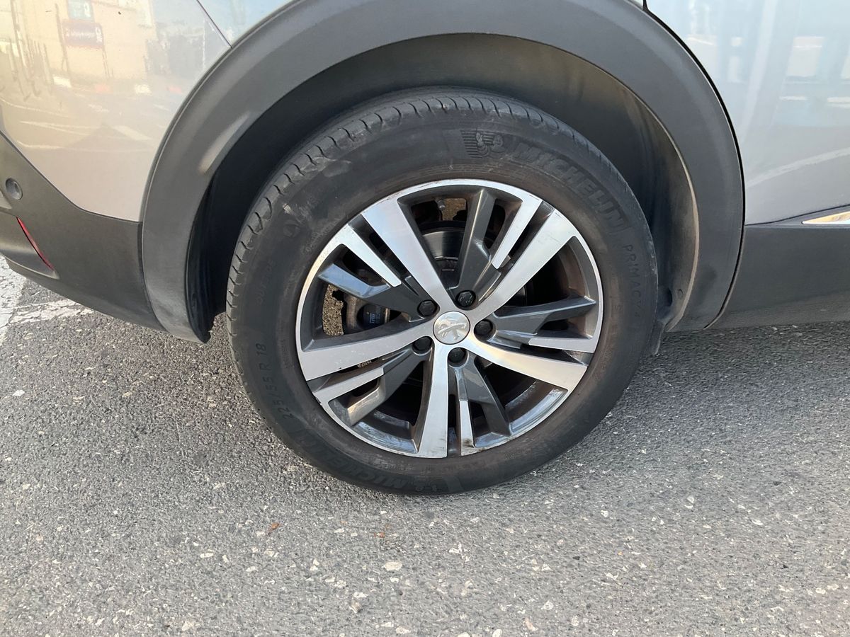 Neumático trasero derecho