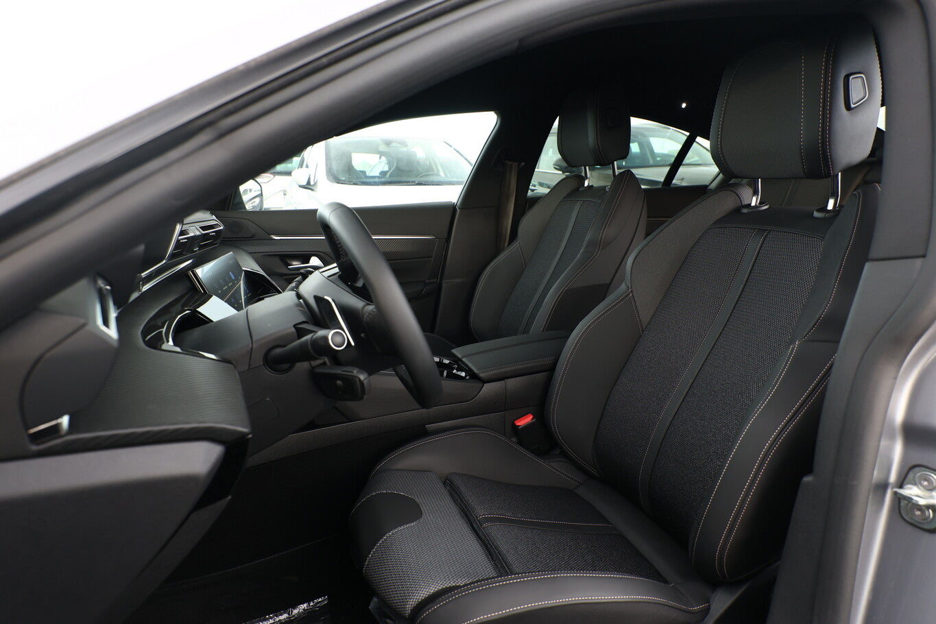 Peugeot 508 130 EAT8 Allure AGR SHZ Nav Kam PDC Keyl 17Z 92960298 5