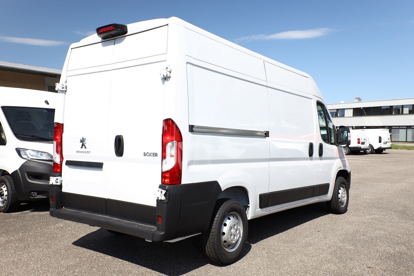Peugeot Boxer 330 L2H2 120 270° RFK PDC E-Rad DAB VerstF 105656195 2