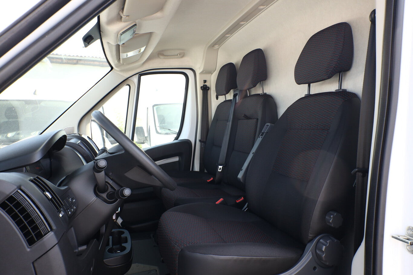 Peugeot Boxer 330 L2H2 120 270° RFK PDC E-Rad DAB VerstF 105656195 5