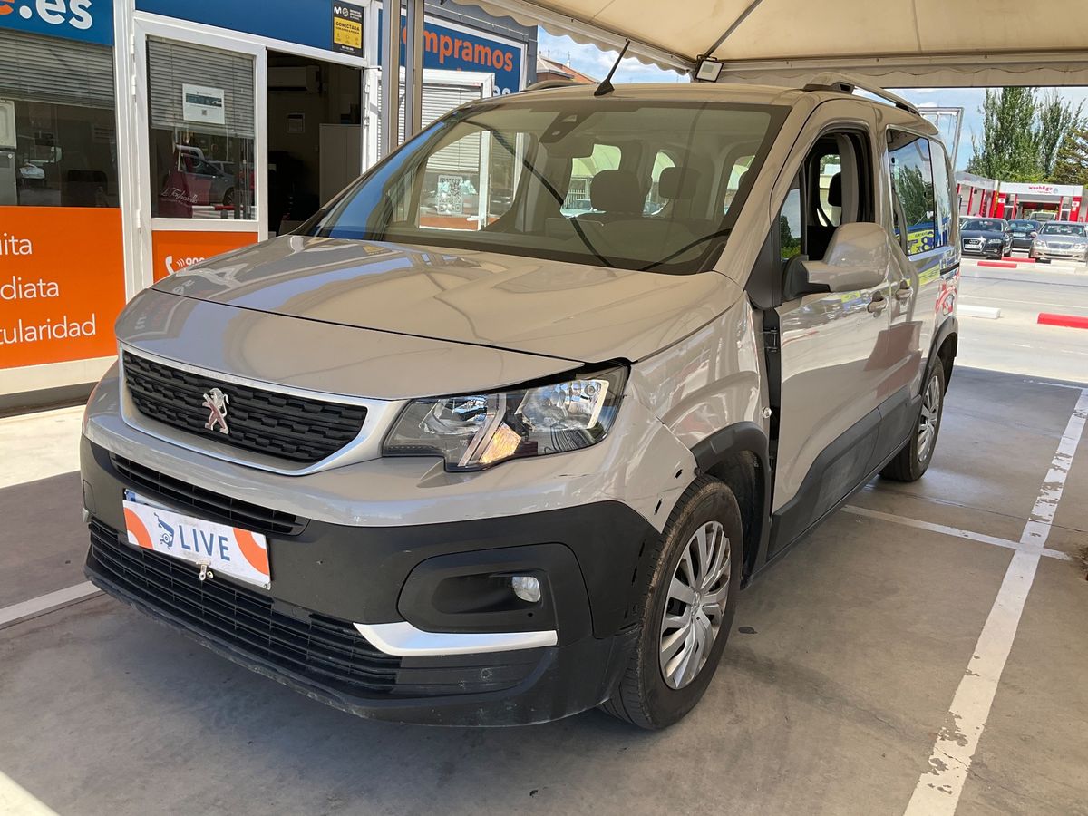 Lateral delantero izquierdo