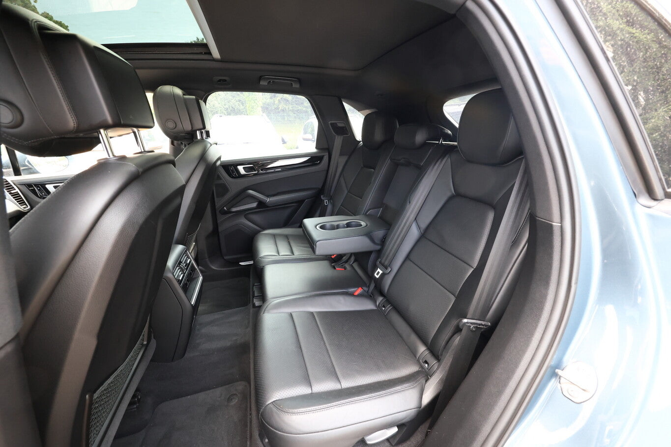 Porsche Cayenne 3.0 V6 Turbo 340 PASM Pano LM20Z AHK LED 124721720 9