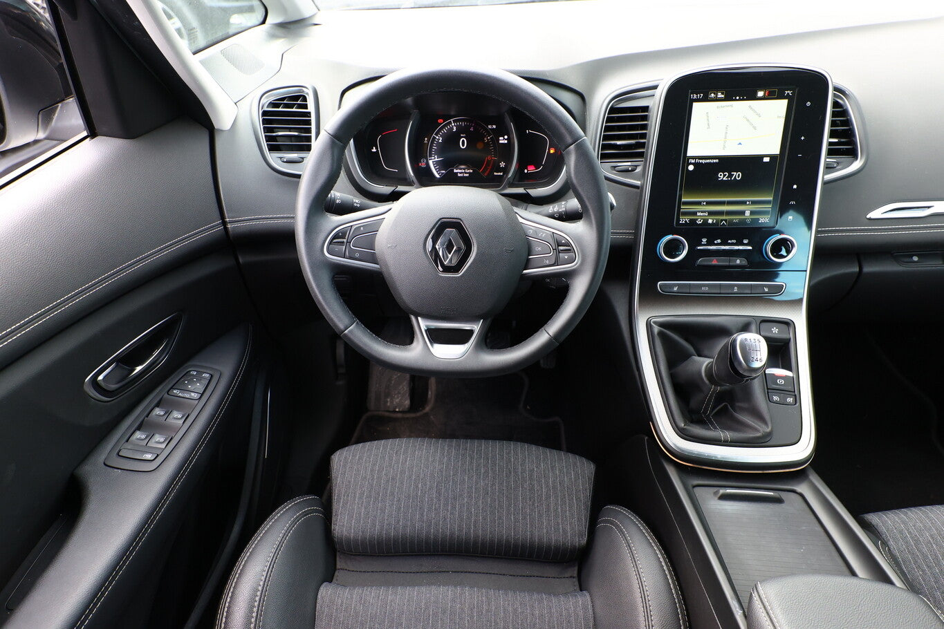 Renault Grand Scenic 1.3 TCe 140 Techno 7S Nav LED Kam 101621781 6
