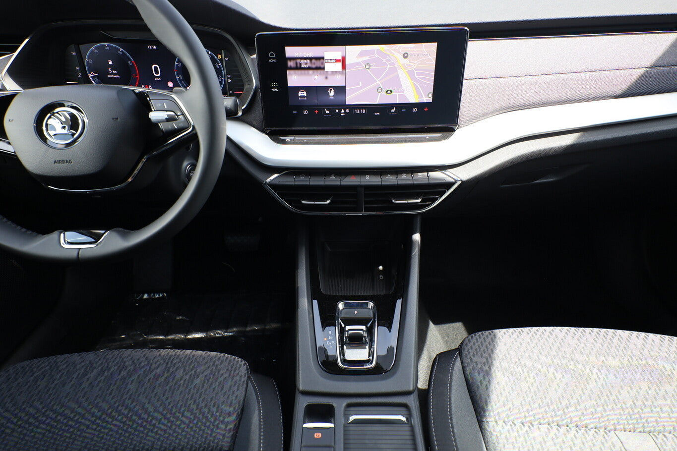 Skoda Octavia Lim eTSI 150 DSG Selec LED Nav SHZ Kessy 99612688 7