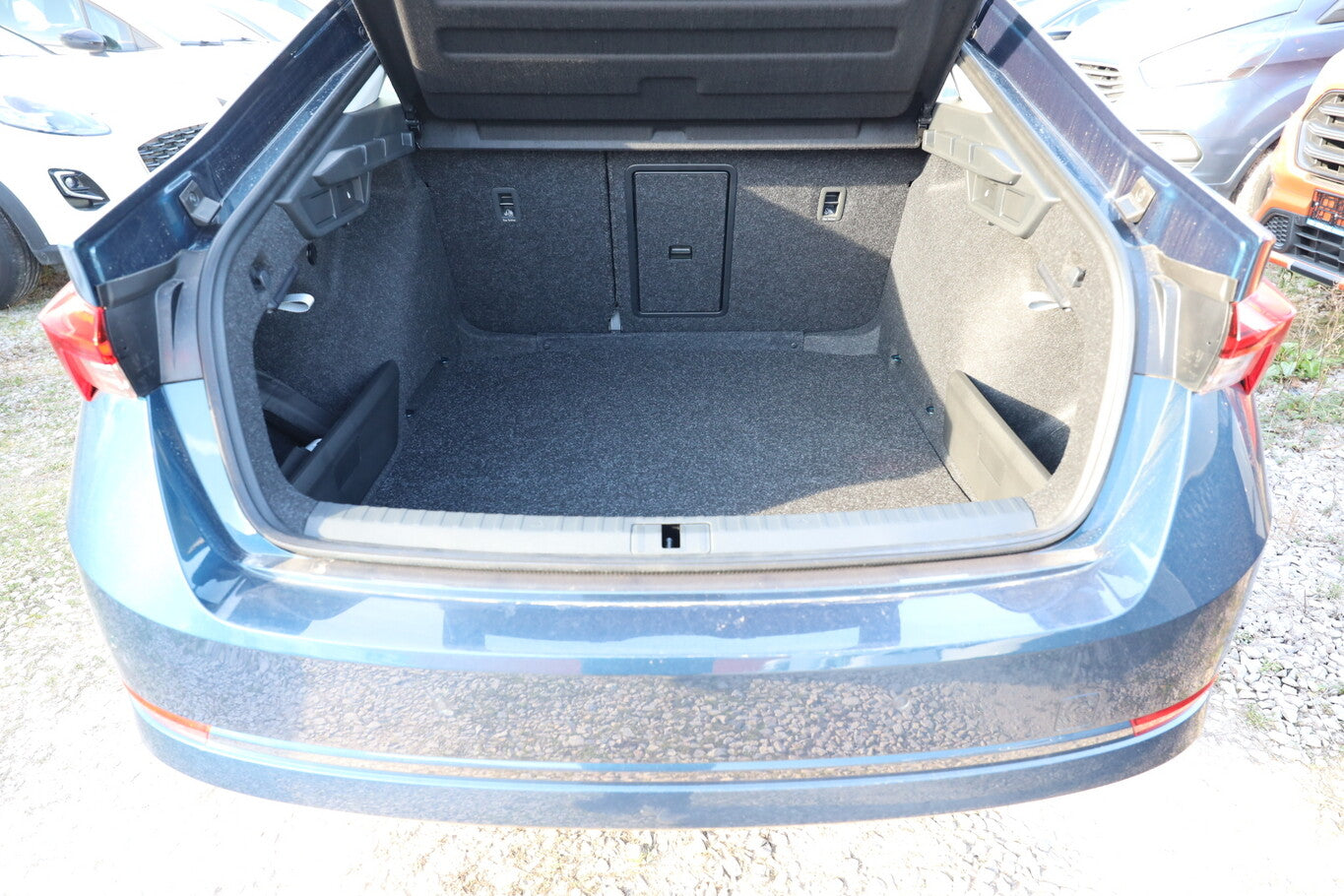 Skoda Octavia Lim eTSI 150 DSG Selec LED Nav SHZ Kessy 99612684 10