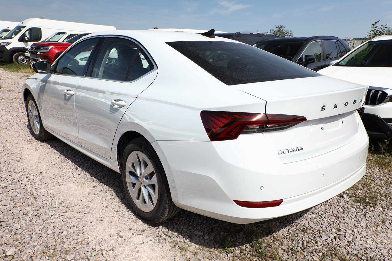 Skoda Octavia Lim TDI 150 DSG Selec LED Nav SHZ Kessy 104308979 3
