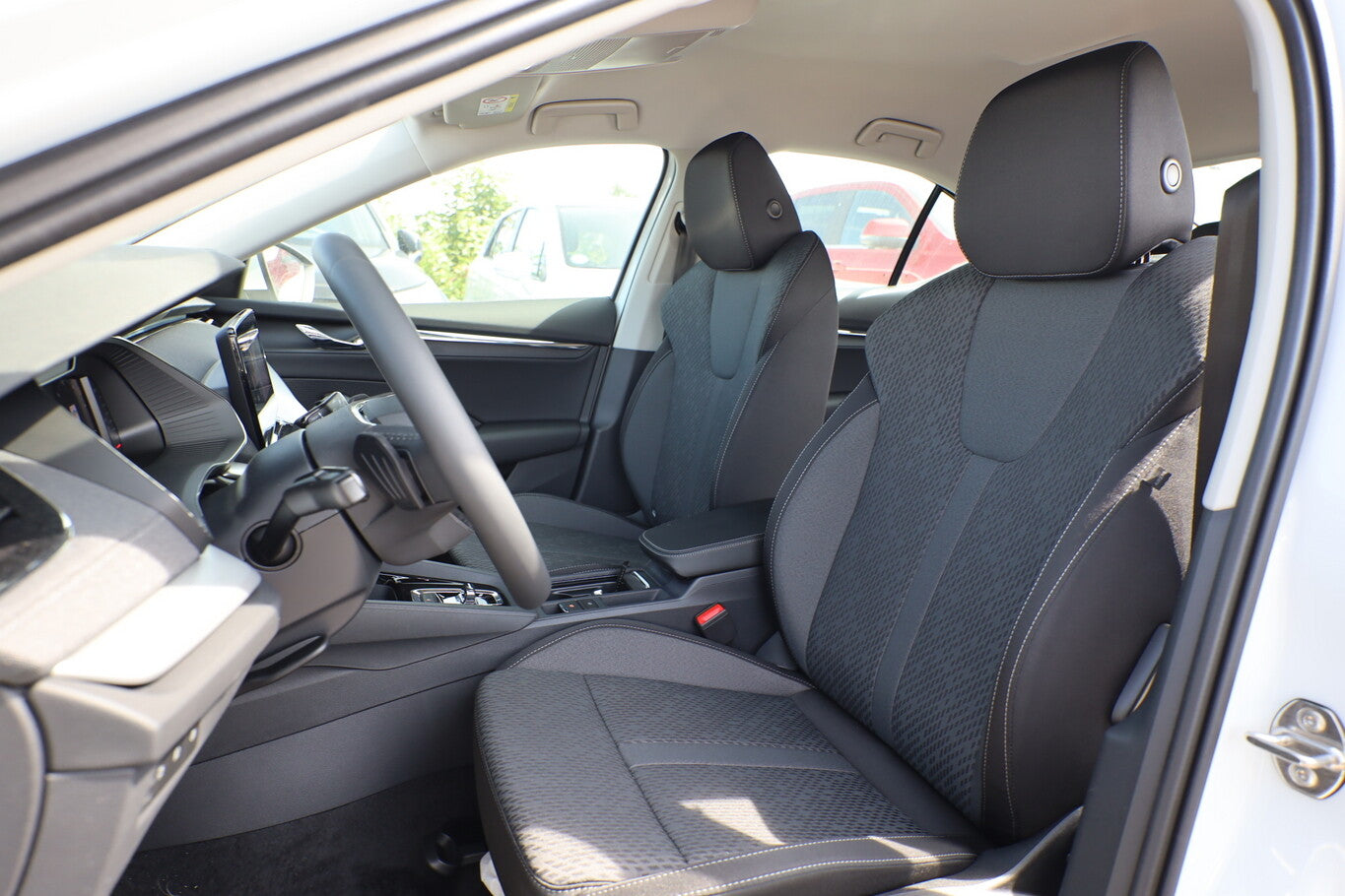 Skoda Octavia Lim TDI 150 DSG Selec LED Nav SHZ Kessy 104308979 5