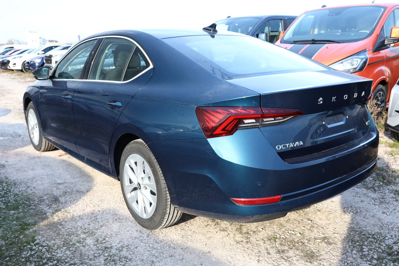 Skoda Octavia Lim eTSI 150 DSG Selec LED Nav SHZ Kessy 99612684 3