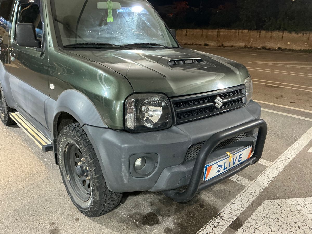 Lateral delantero derecho