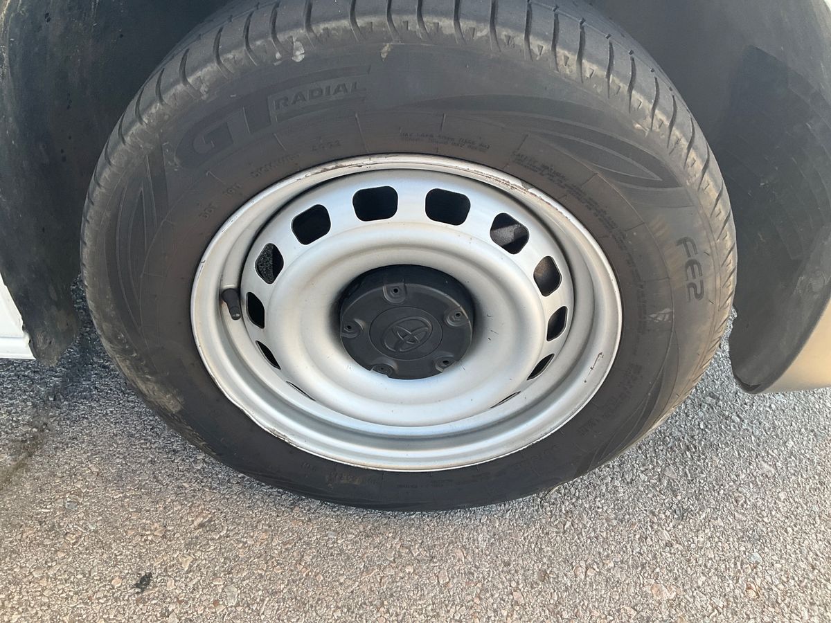 Neumático delantero derecho